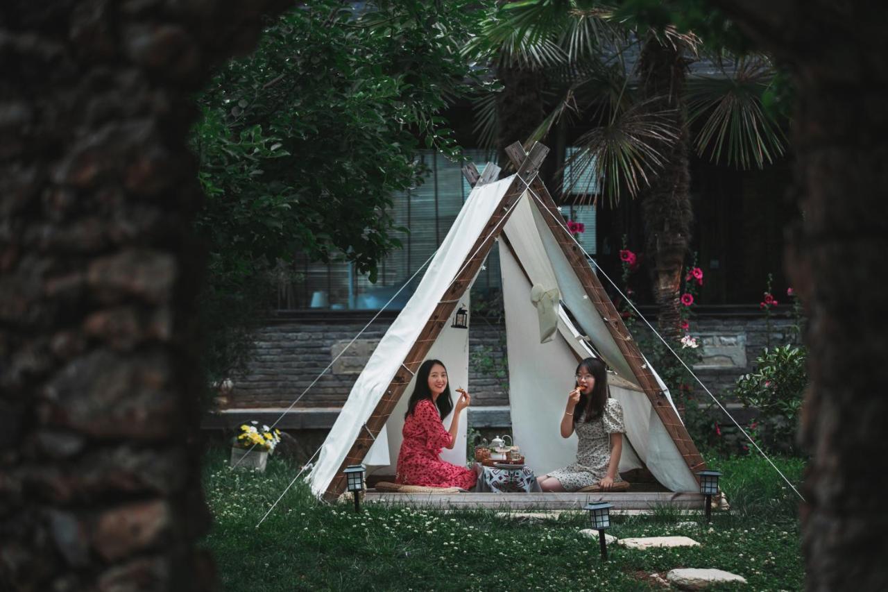 Adonis Inn Lijiang Лицзян Экстерьер фото