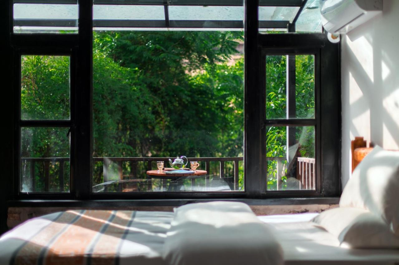 Adonis Inn Lijiang Лицзян Экстерьер фото