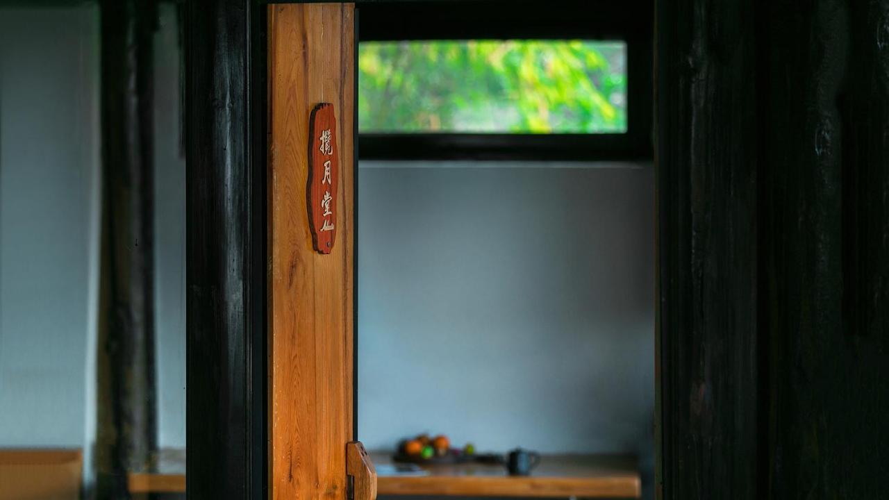 Adonis Inn Lijiang Лицзян Экстерьер фото