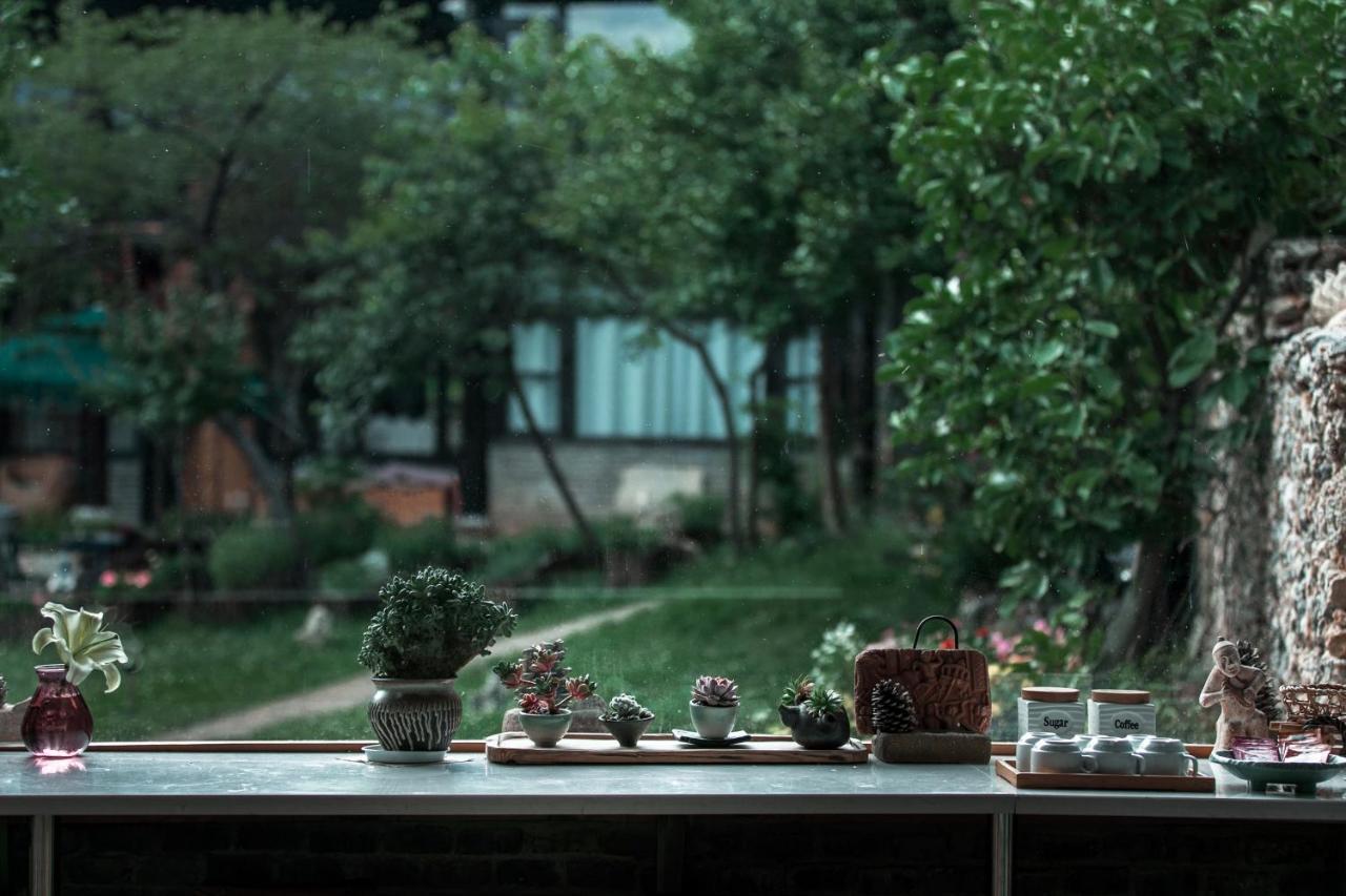 Adonis Inn Lijiang Лицзян Экстерьер фото